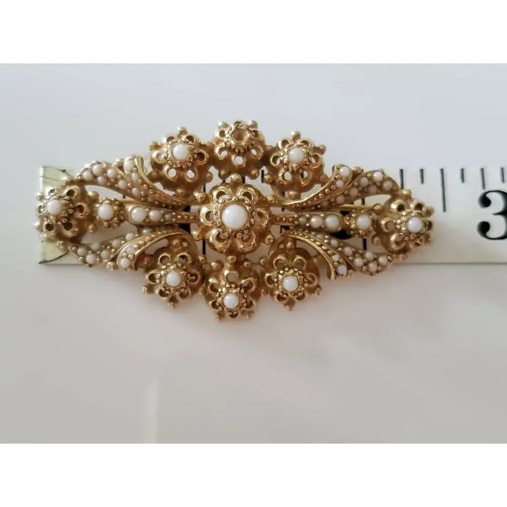 Vintage Ciner Brooch
